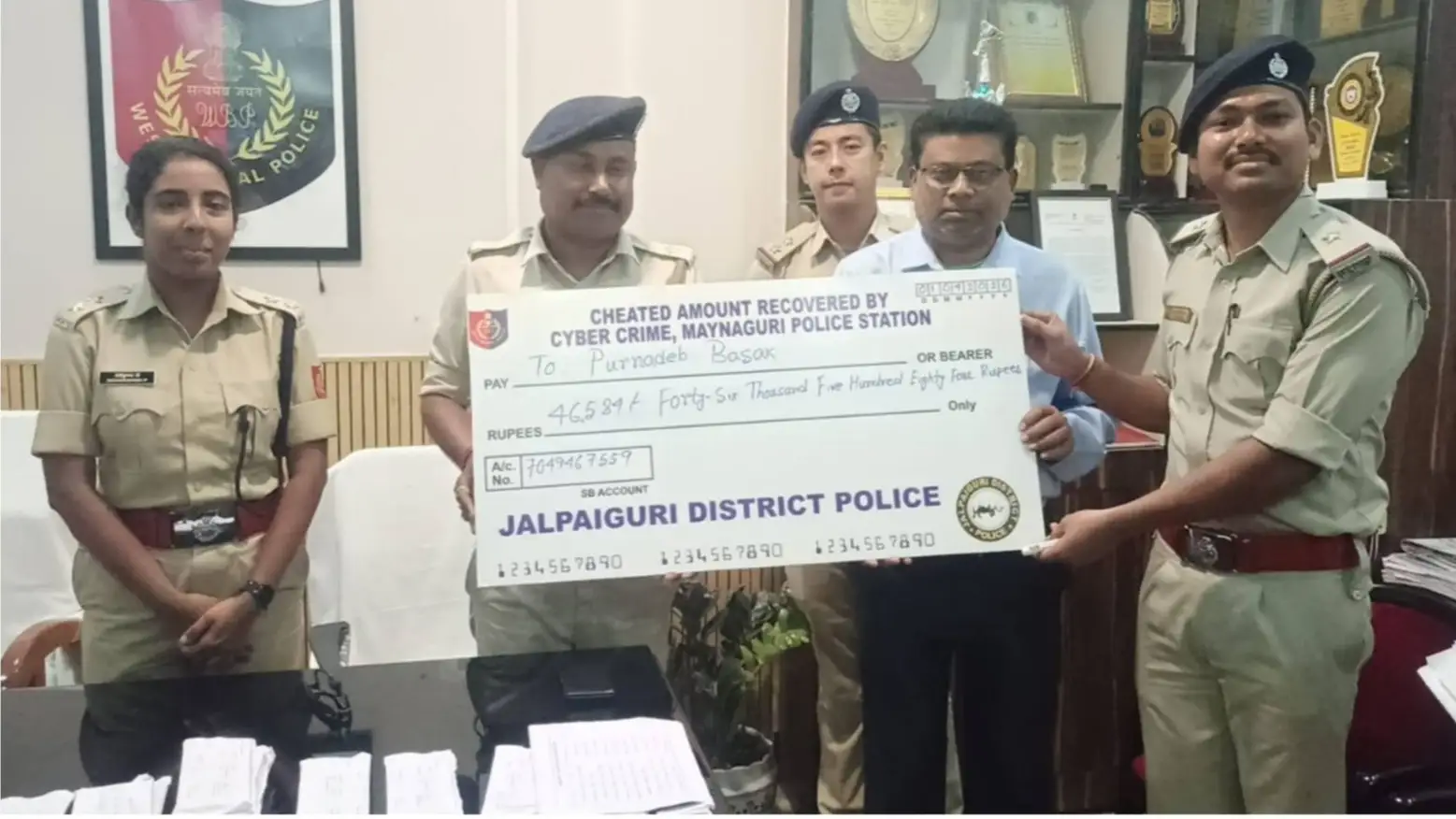 Jalpaiguri Police Returns 21 Lost Mobile Phones and ₹1.63 Lakh to Cyber Fraud Victims