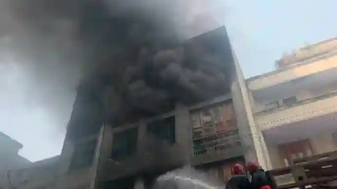 Delhi Narela Fire: Three-Storey Shoe and Plastic Factory Goes Up in Flames, Rescue Ops Underway